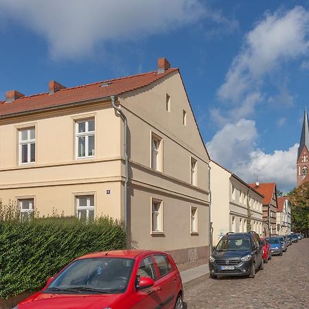 Altstadt Ferienwohnung Neuruppin Bagian luar foto